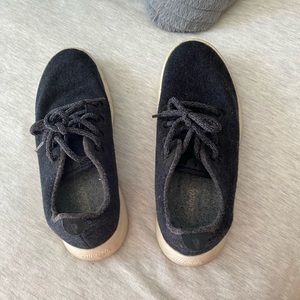 BLACK ALLBIRDS